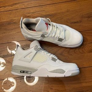 Jordan 4 white Oreo size 11 slightly used with original box